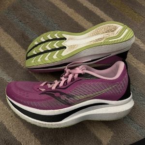Saucony Womens Size 9 Endorphin Speed 2 Razzle Fairy Running Shoes Purple